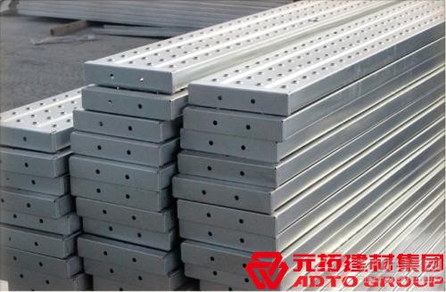 橋梁工程應(yīng)該選擇什么建筑模板？